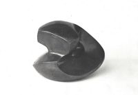 "Maillon" - Petit bronze, 1964 - Annie Palisot. Collection privée.